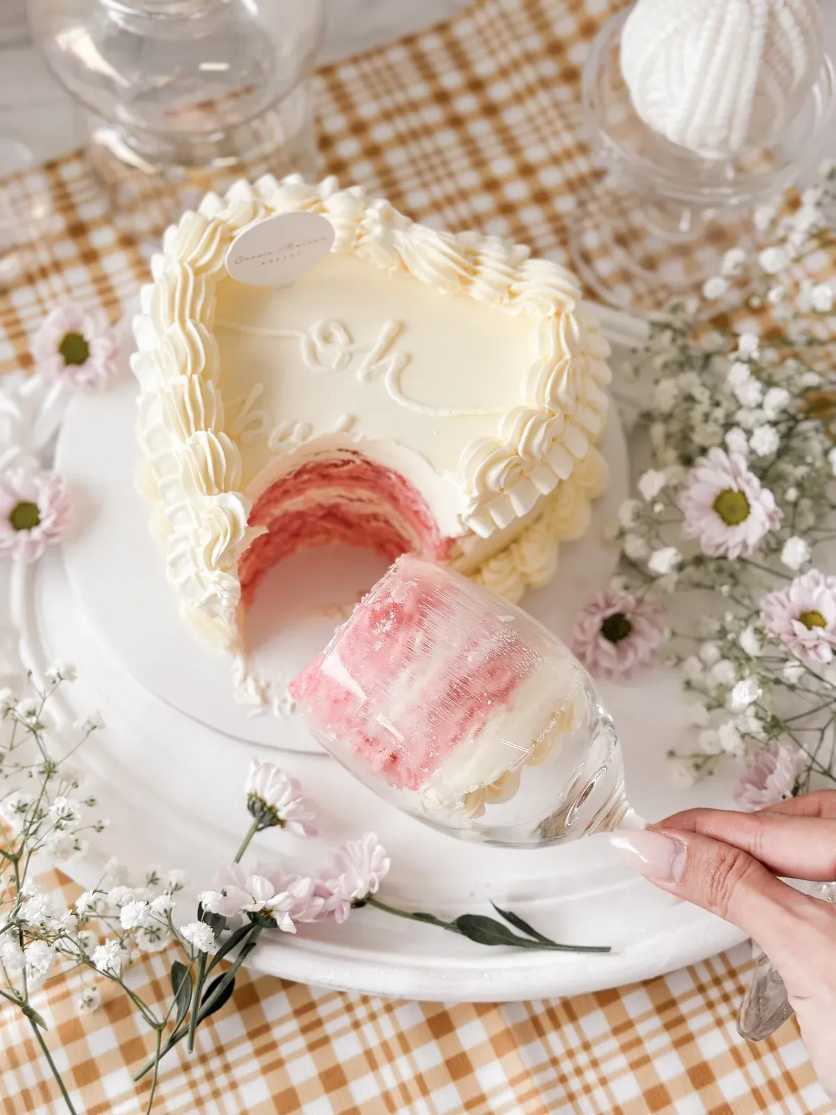 Classic White Gender Reveal Cake Ideas